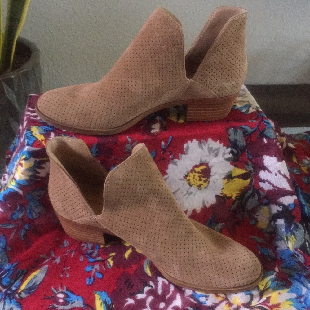 Lucky Brand suede ankle booties